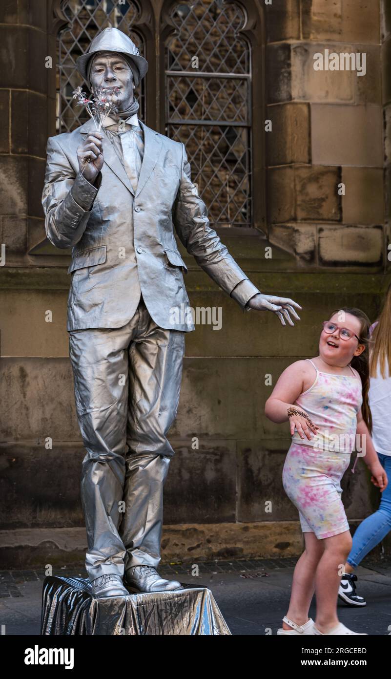 Royal Mile, Edinburgh, Scotland, UK, 8th August 2023. Edinburgh Fringe