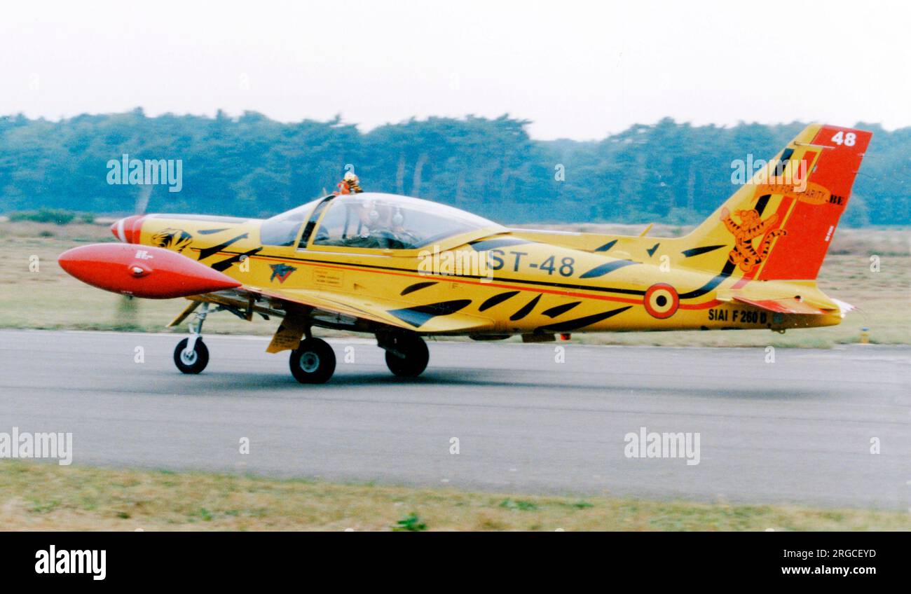 Force aerienne belge - Siai-Marchetti SF.260D ST-44, (msn 848), of 5 Sm 1 Wing, at RAF Brize Norton on 6 May 2000. (Force Aerienne Belge - Belgische Luchtmacht - Belgian Air Force). Stock Photo
