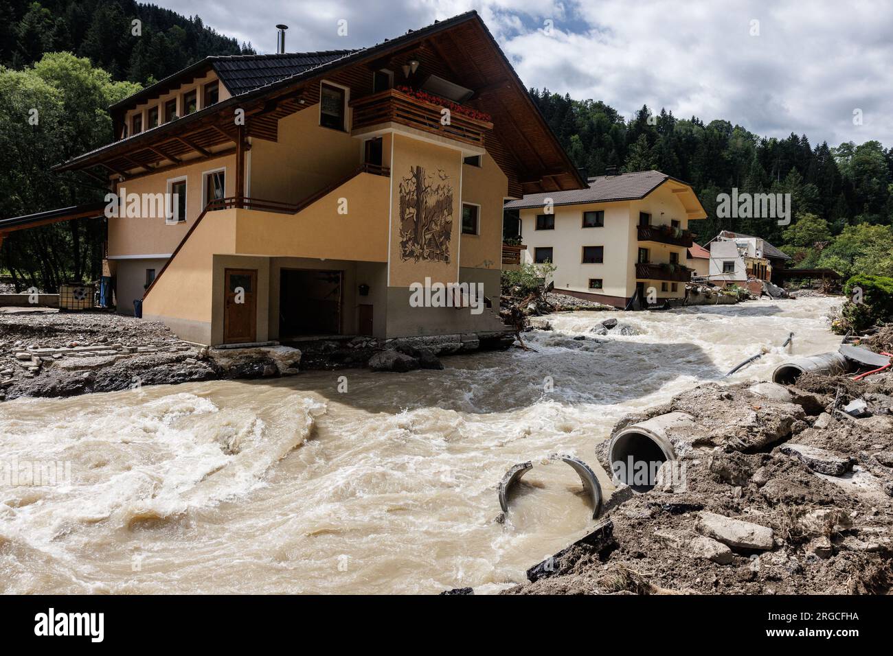 Flood hit house hi-res stock photography and images - Page 7 - Alamy