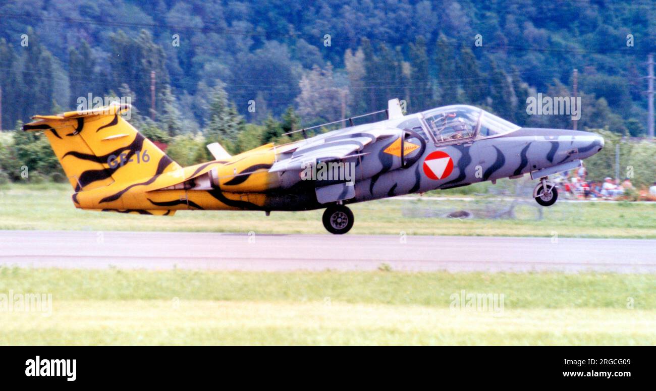 Osterreichische Luftstreitkrafte - Saab 105OE GF-16 - 1116 (msn 105416) (Osterreichische Luftstreitkrafte - Austrian Air Force) Stock Photo
