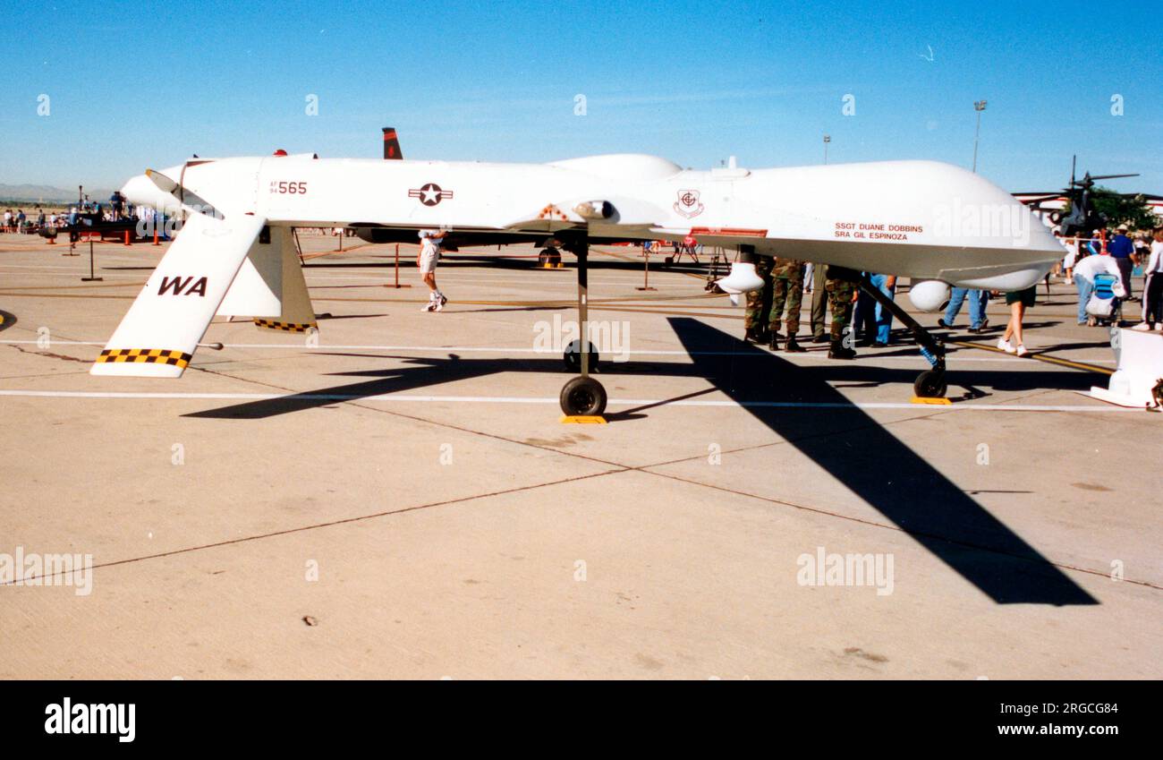 United States Air Force - General Atomics RQ-1A Predator (Tier II) 94-0565, at Nellis Air Force Base for the Golden Air Tattoo, on 26 April 1997. (Shot down over Iraq before 2003) Stock Photo