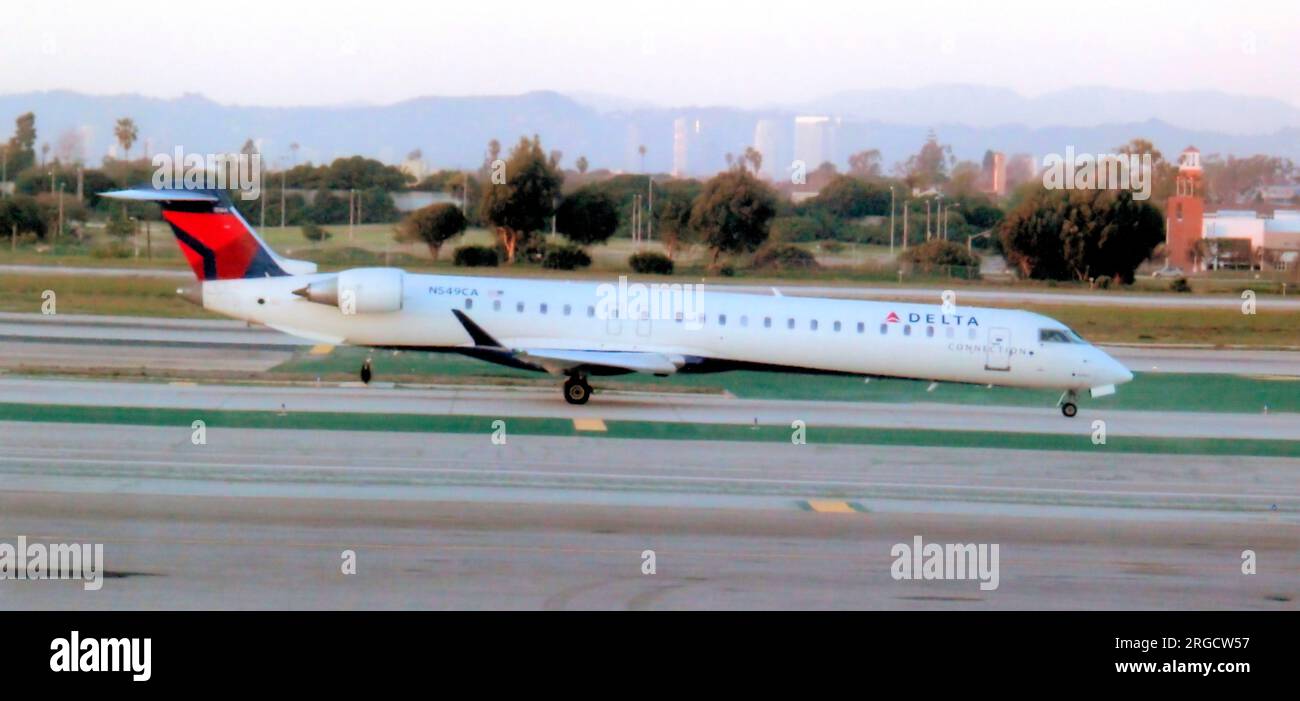 Bombardier crj 900 hi-res stock photography and images - Alamy