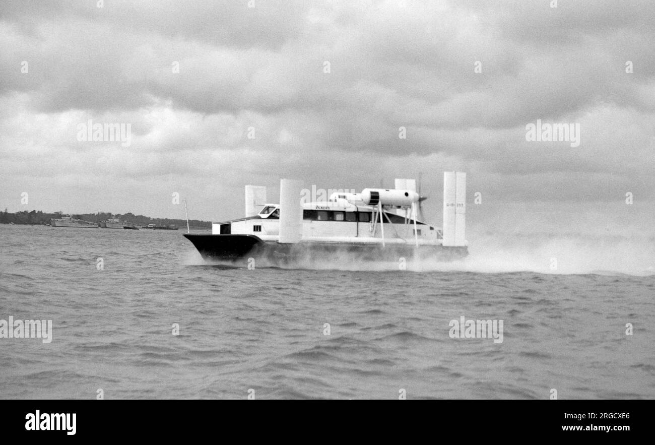 Vickers VA.3 hovercraft G-15-243, under way during trials on the Solent, 17 May 1962. Stock Photo