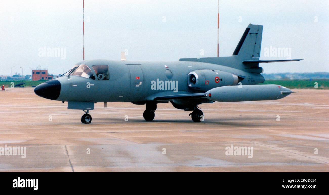 Aeronautica Militare - Piaggio-Douglas PD.808GE MM61961 (msn 518). Guerra Elettronica Electronic warfare variant. (Aeronautica Militare - Italian Air Force) Stock Photo