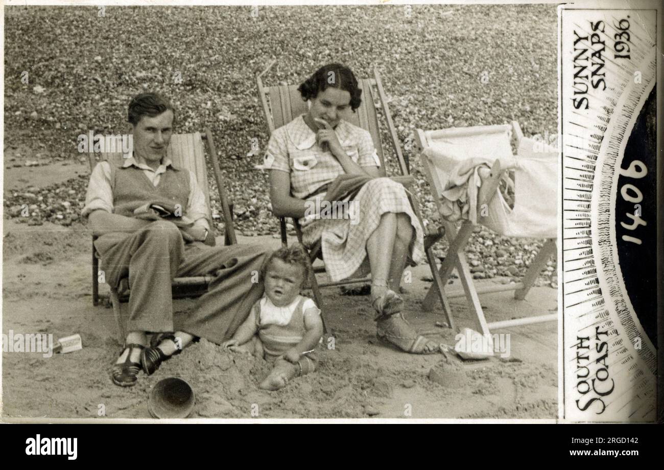 Family scenes 1930s hi-res stock photography and images - Alamy