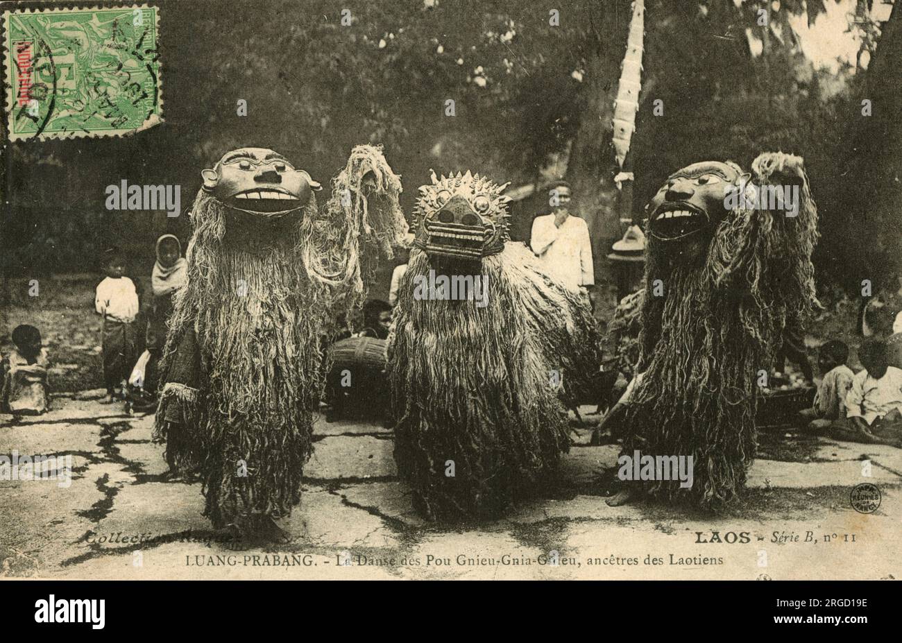 Laos - Luang Prabang - Dance of the Pou Gnieu-Gnia-Gnieu, ancestors of the Laotians Stock Photo