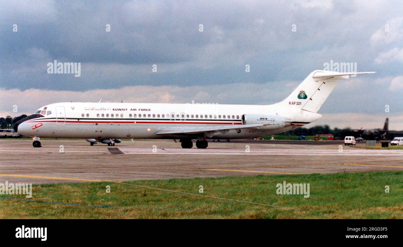 Douglas dc 9 hi-res stock photography and images - Alamy
