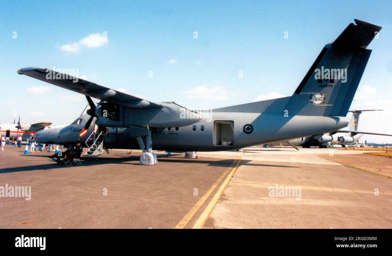 Canadian Armed Forces - de Havilland Canada CT-142 142805 (msn 103, DHC-8-102), of 437 Squadron, at RAF Fairford for the Royal International Air Tattoo on 20 July 2002. Stock Photo