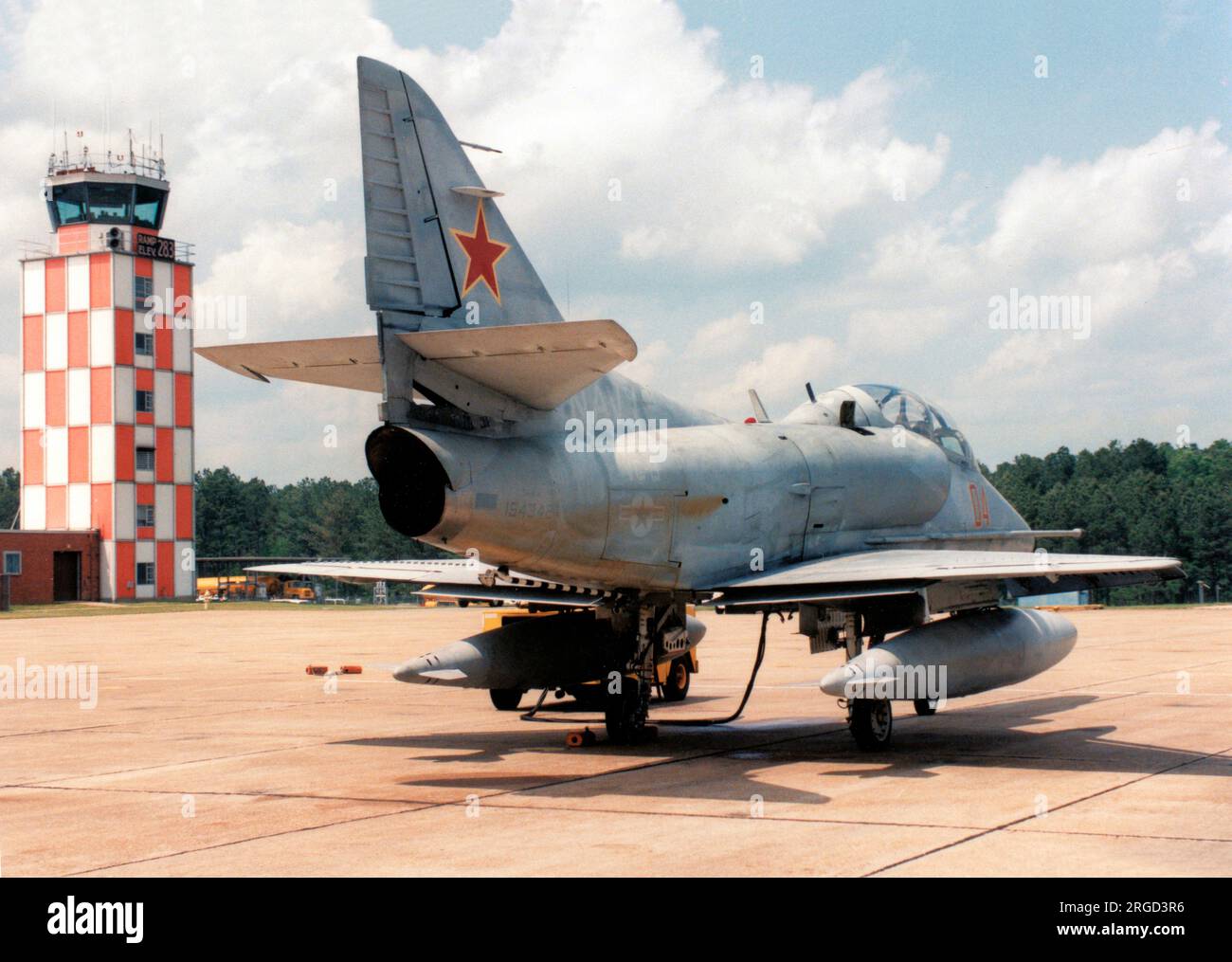 United States Navy -Douglas TA-4F Skyhawk 154342 (MSN 13730, base code 'GF', call-sign '104'), of VC-8 Stock Photo