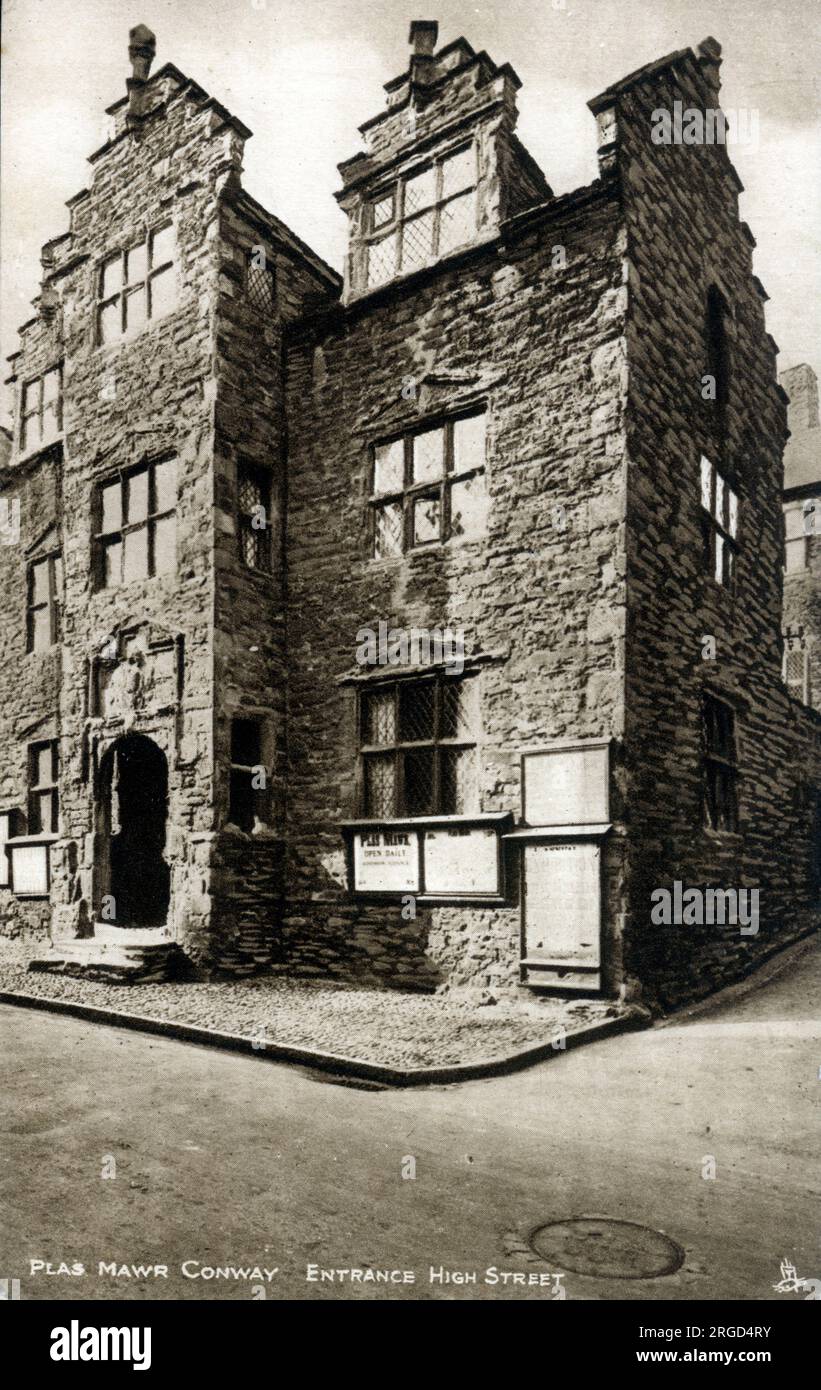 Plas Mawr, an Elizabethan townhouse in Conwy, North Wales, dating from the 16th century. The property was built by Robert Wynn, a member of the local gentry, following his marriage to his first wife, Dorothy Griffith - High Street Entrance. Stock Photo