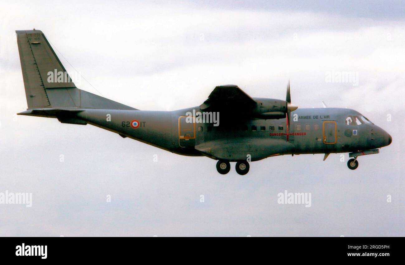Armee de l'Air - Airtech CN-235-200M 165 - 62-IT (msn 165), of ETL 01.062. . (Armee de l'Air - French Air Force) Stock Photo