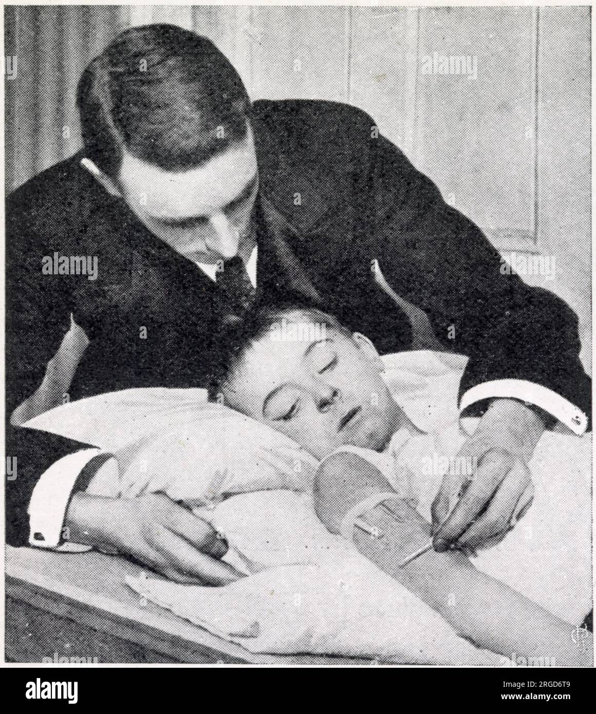A form of skin disease was treated with a tube containing ten milligrammes of Radium Bromide. Stock Photo