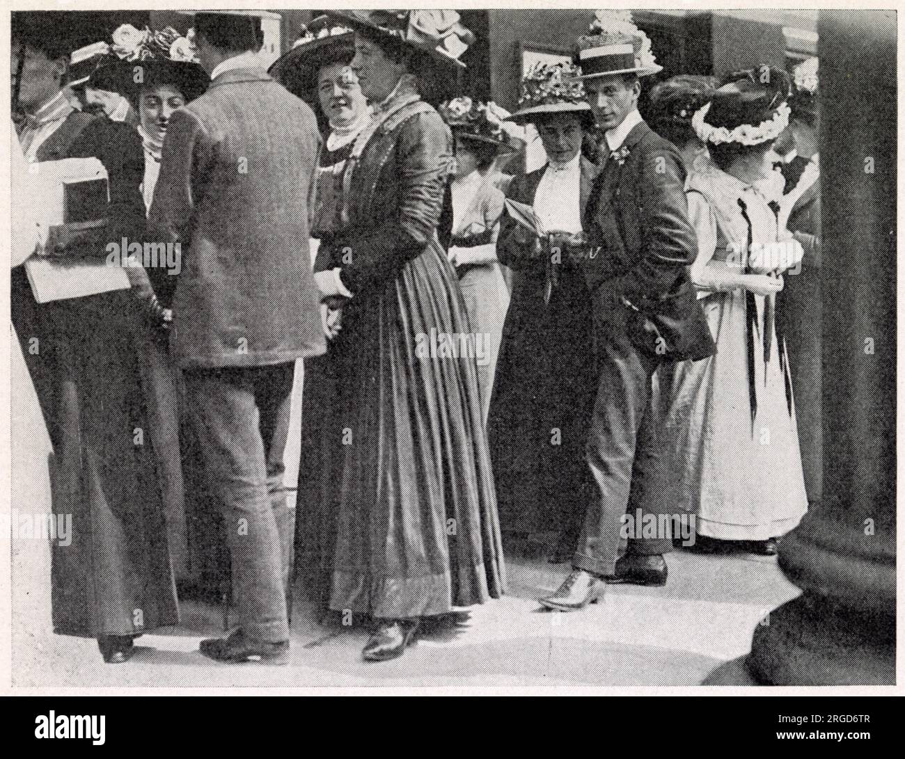 Edwardian theatre-goers queuing outside a London theatre. Stock Photo