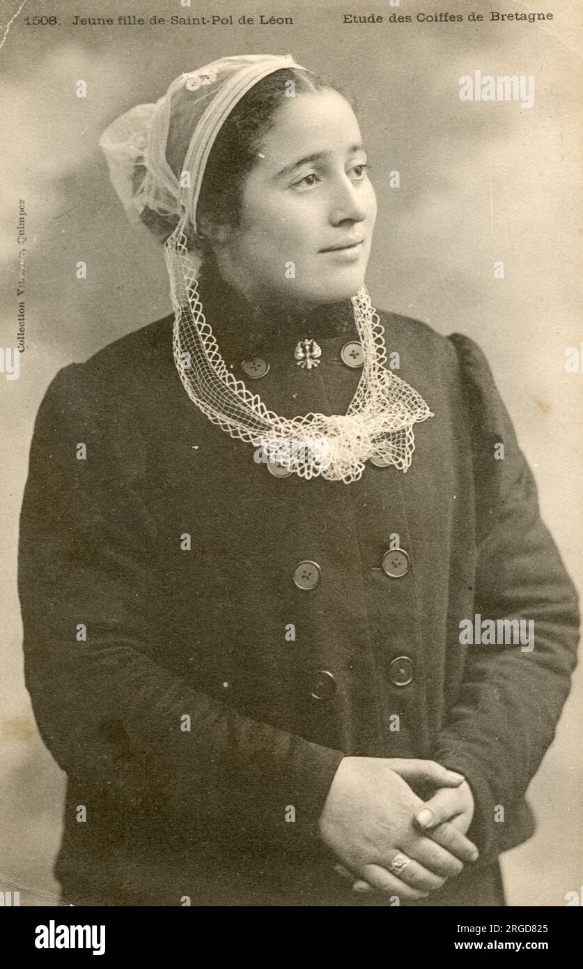 Young woman from Saint Pol de Leon wearing Breton headdress Stock Photo