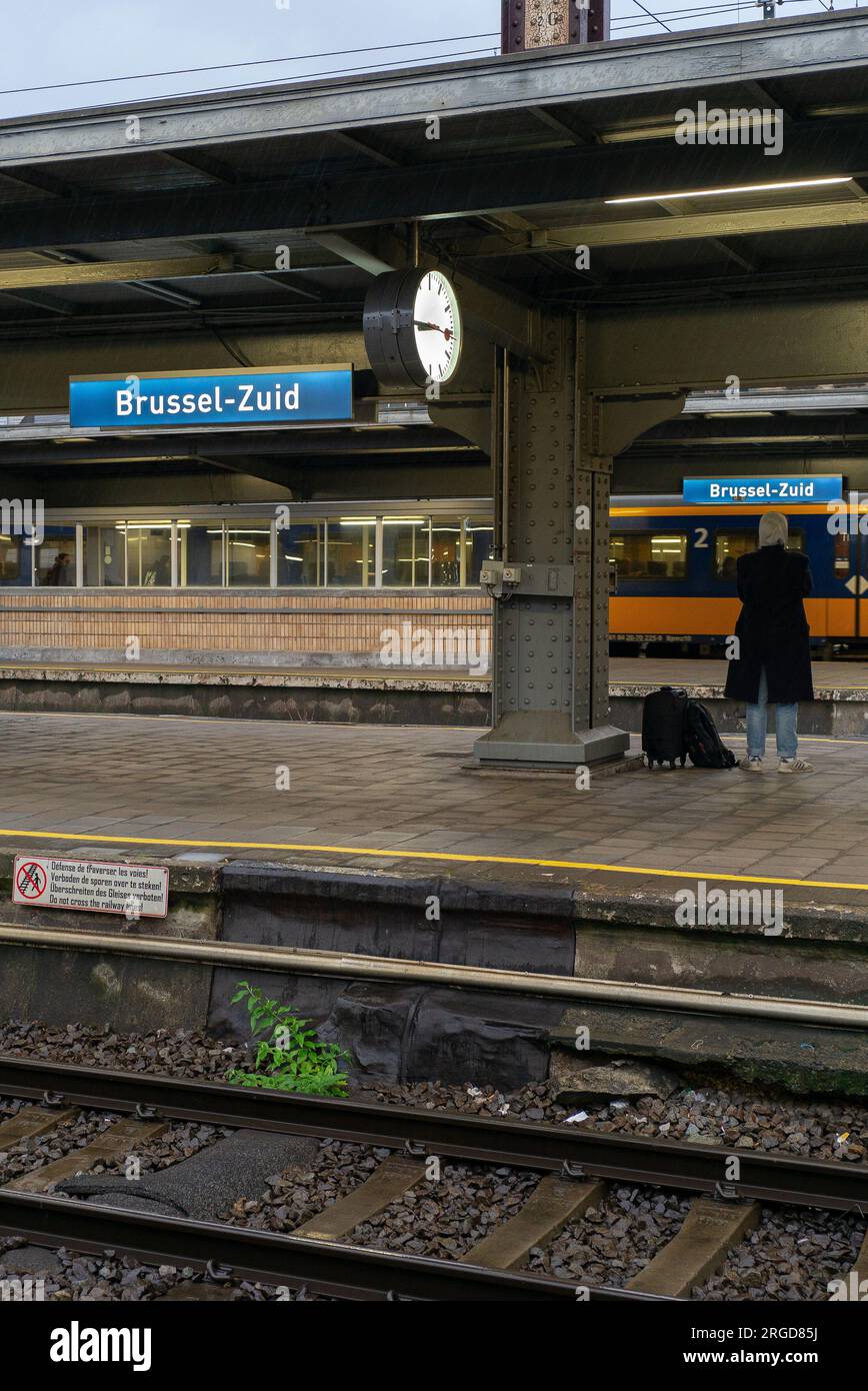 view of the Brussels ZuidMidi station (BruxellesMidi / BrusselZuid), is the largest railway