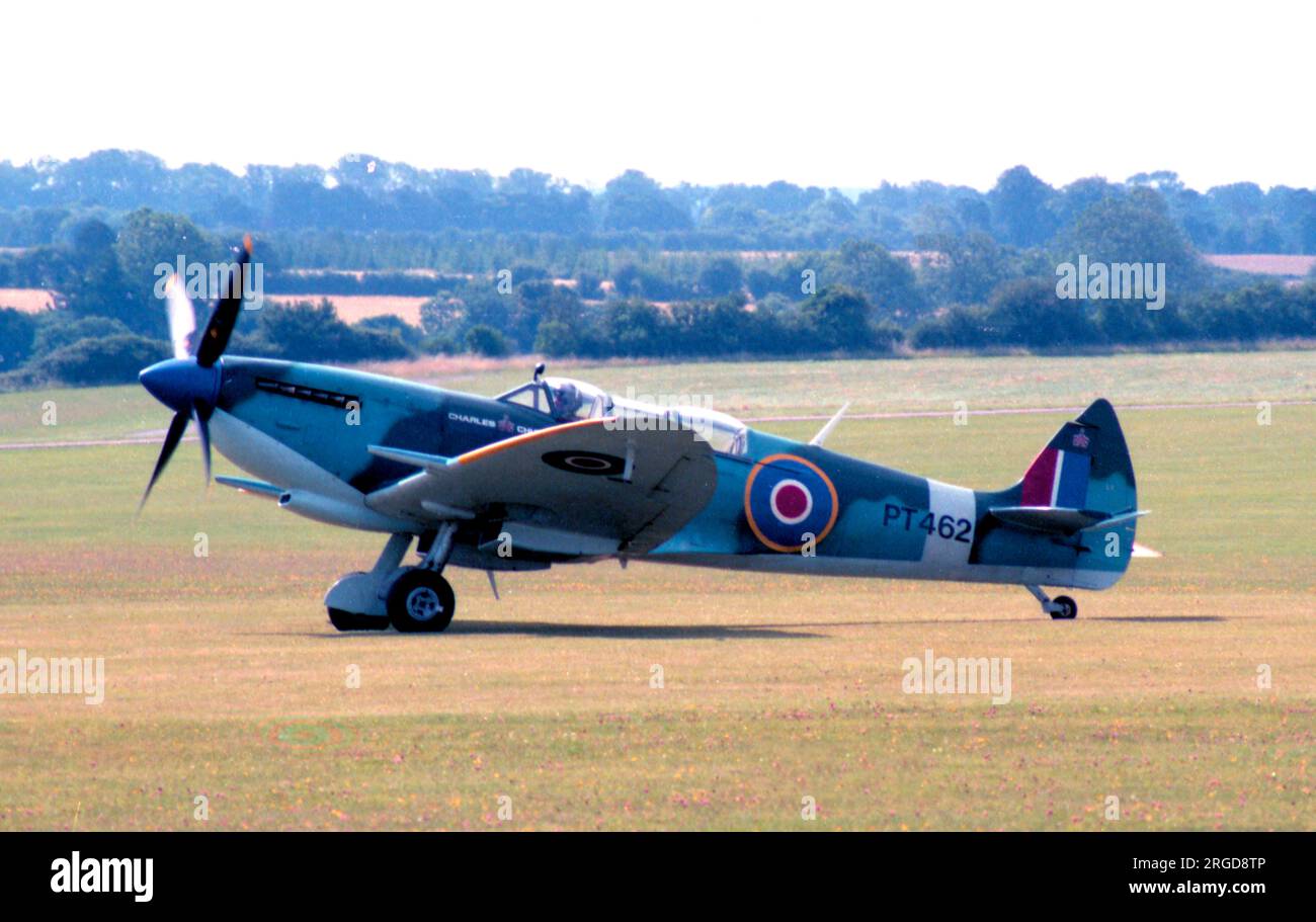 Supermarine Spitfire T Mk.IX G-CTIX / PT462, of Charles Church Displays Ltd. Stock Photo