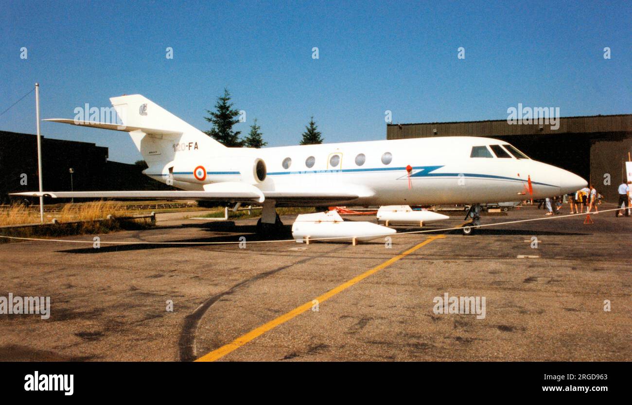 Armee de l'Air - Dassault Falcon 20C 49 / 120-FA (msn 49), of EAM 09.120, displayed with the towed-target pods that can be fitted under the wings. (Armee de l'Air - French Air Force) Stock Photo
