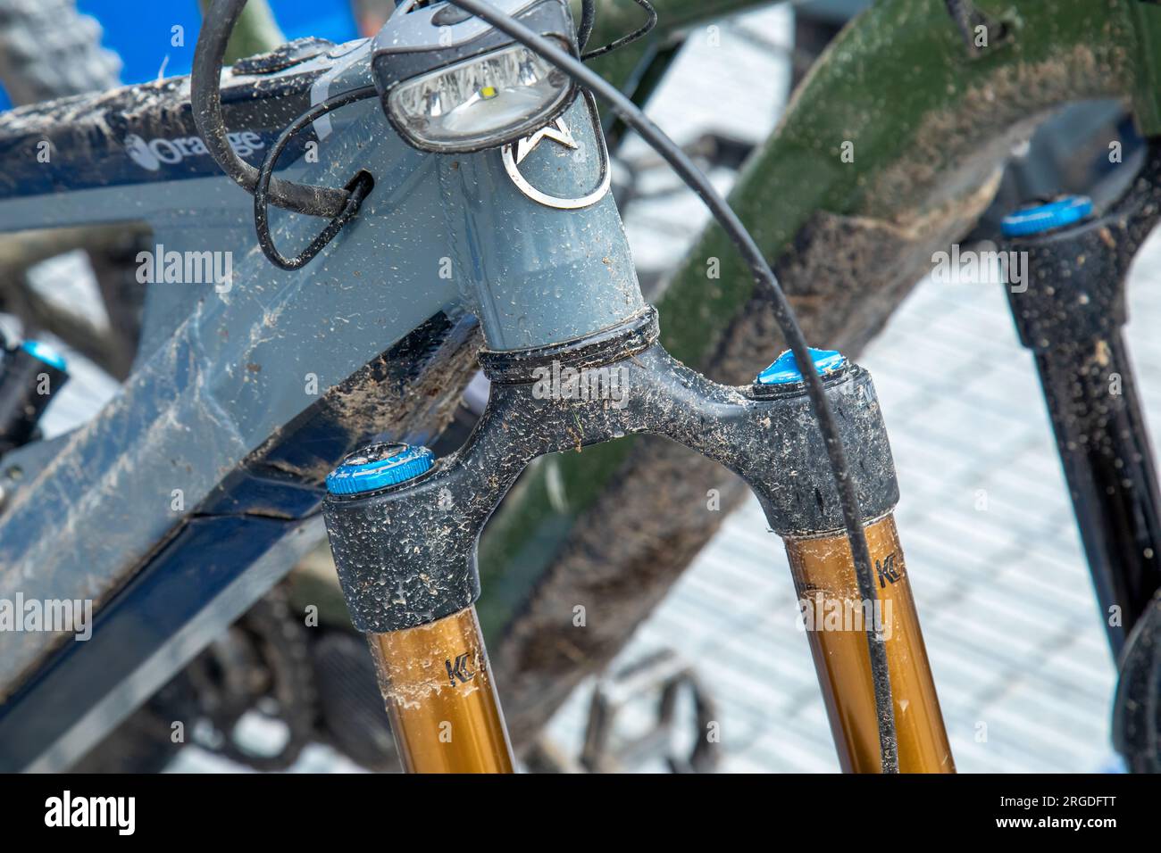 Shock absorbers hires stock photography and images Alamy