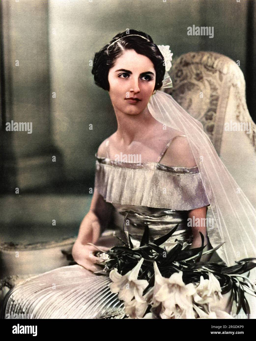 Debutante 1930s hi-res stock photography and images - Alamy