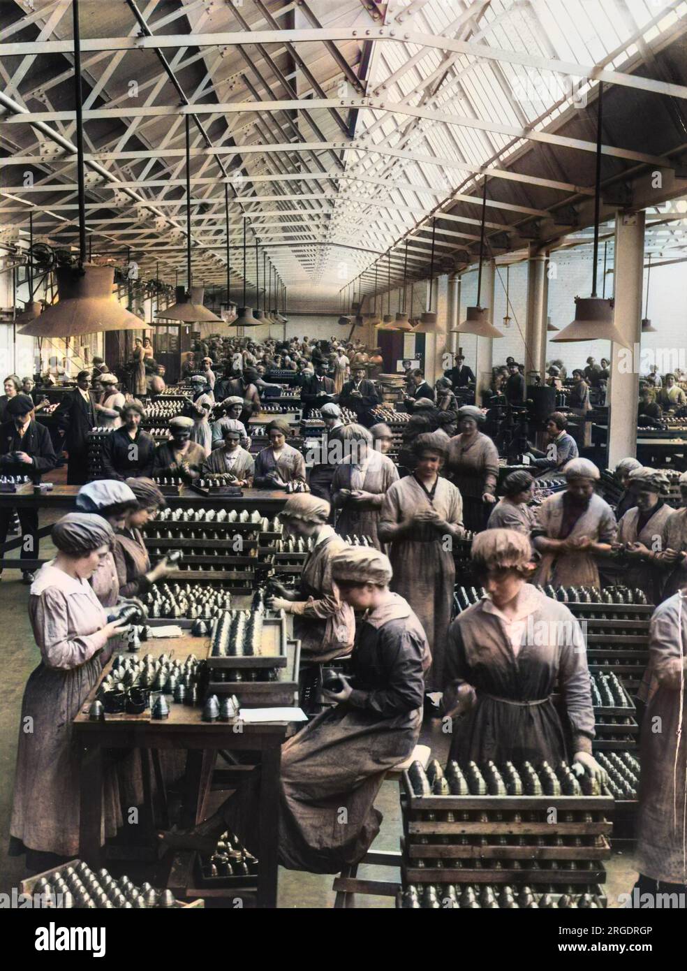Women workers packing fuse heads in the Coventry Ordnance Works during World War I Stock Photo