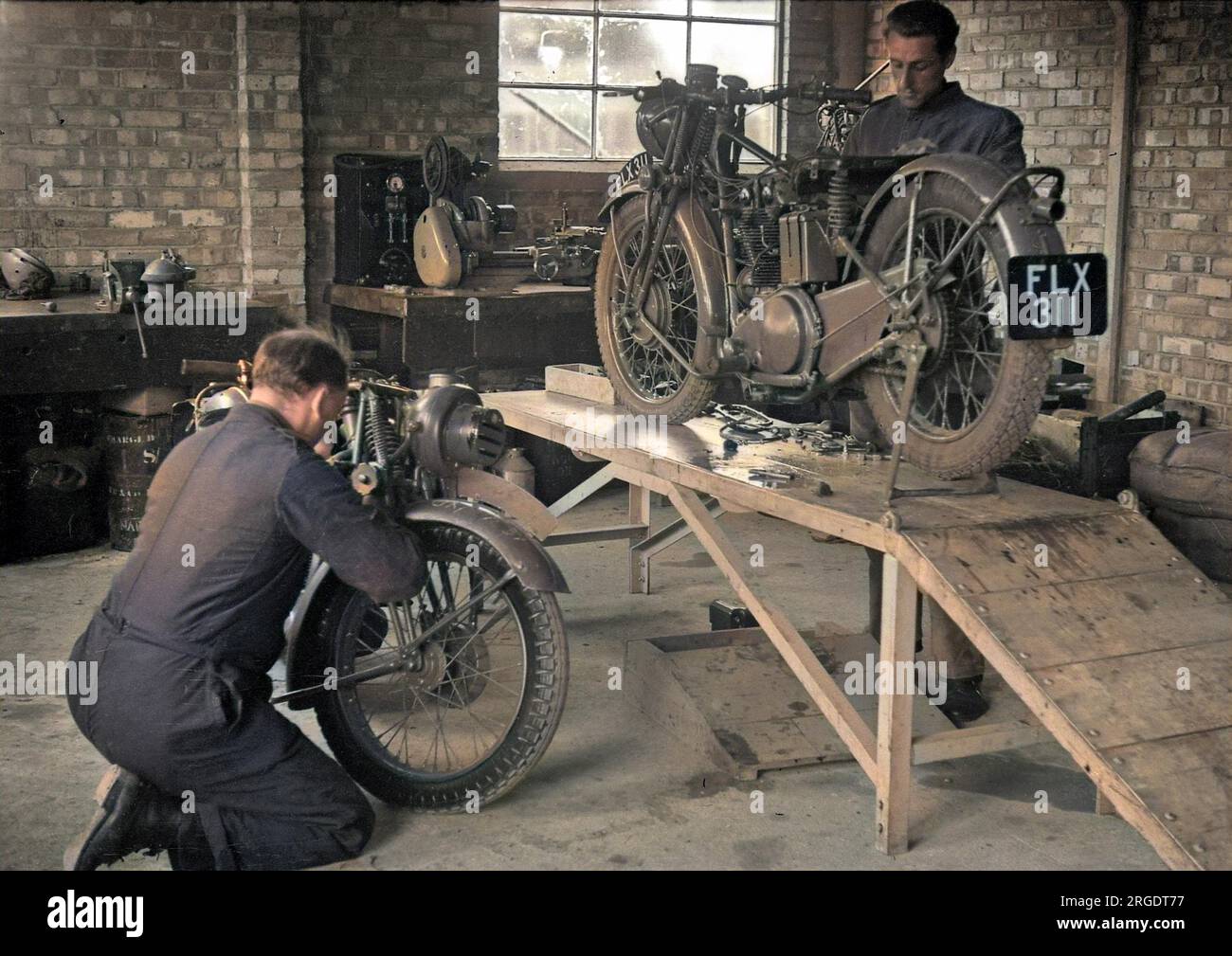 Vintage motorcycle mechanic near sales me