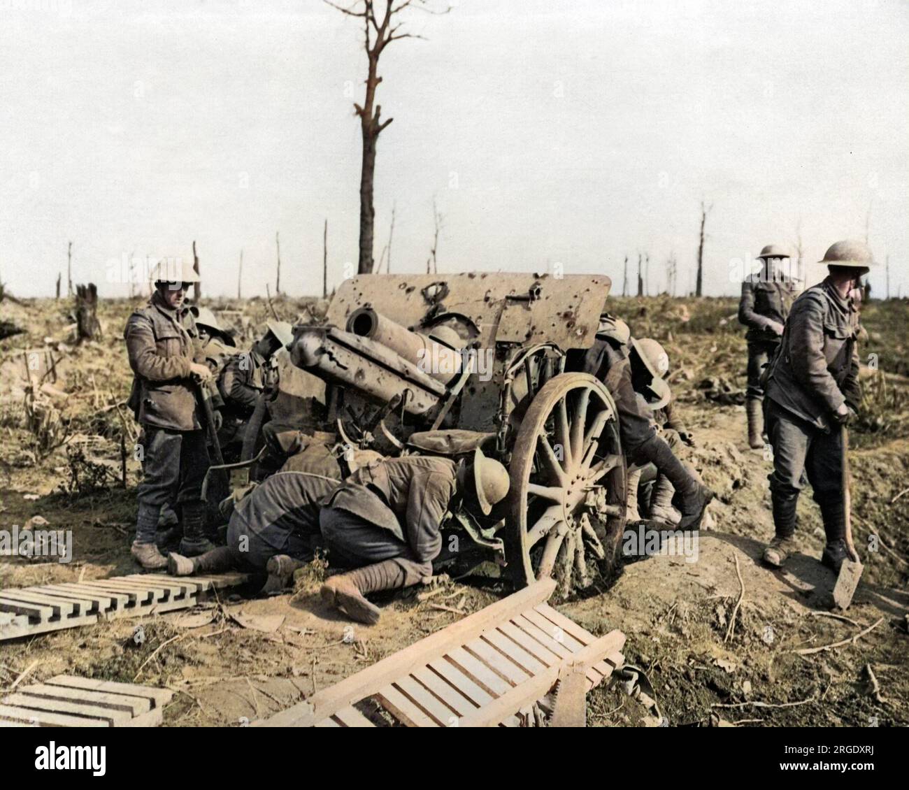 British soldiers on the Somme with a captured German howitzer, World War One. Stock Photo