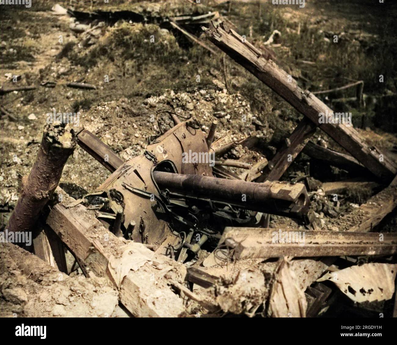 WW1 photo of destroyed French artillery cannon WW1 photo of destroyed French artillery cannon