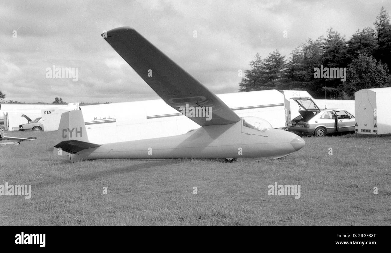 Slingsby T.41b Skylark 2 'CYH' (msn 995, BGA No,1909), at Lasham for a