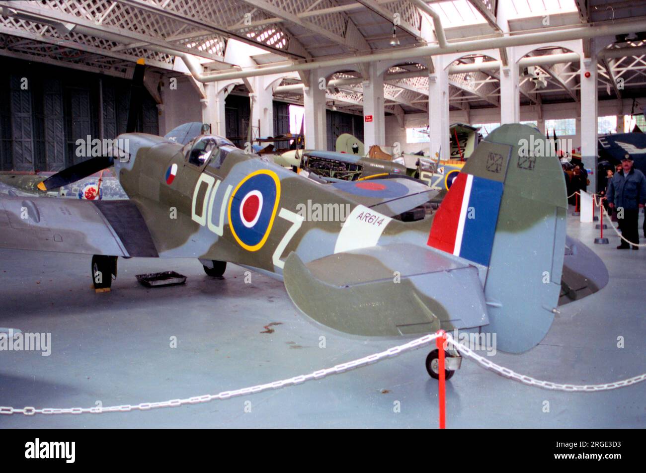 Supermarine 349 Spitfire LF Mk.VC G-BUWA / AR614, of the Flying heritage Collection, at Duxford. Stock Photo