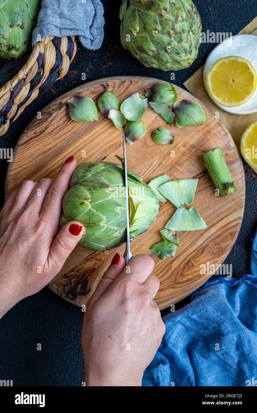 Cutting off hands hi-res stock photography and images - Alamy