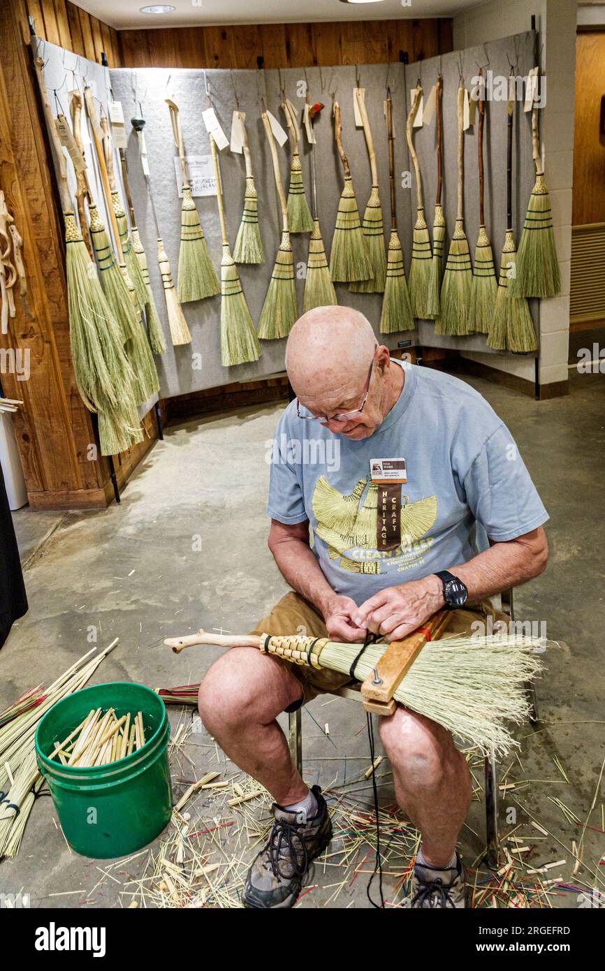 Asheville North Carolina,Blue Ridge Parkway,Folk Art Center centre,Southern Highland Craft Guild,Peter Werner broom maker handmade making hand-crafted Stock Photo