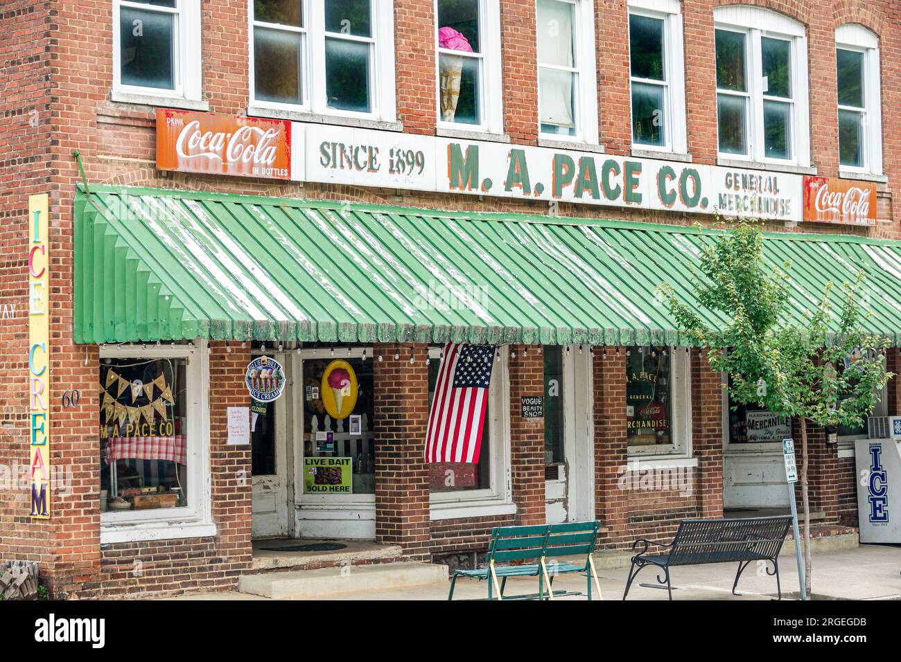 Coca cola co hires stock photography and images Alamy