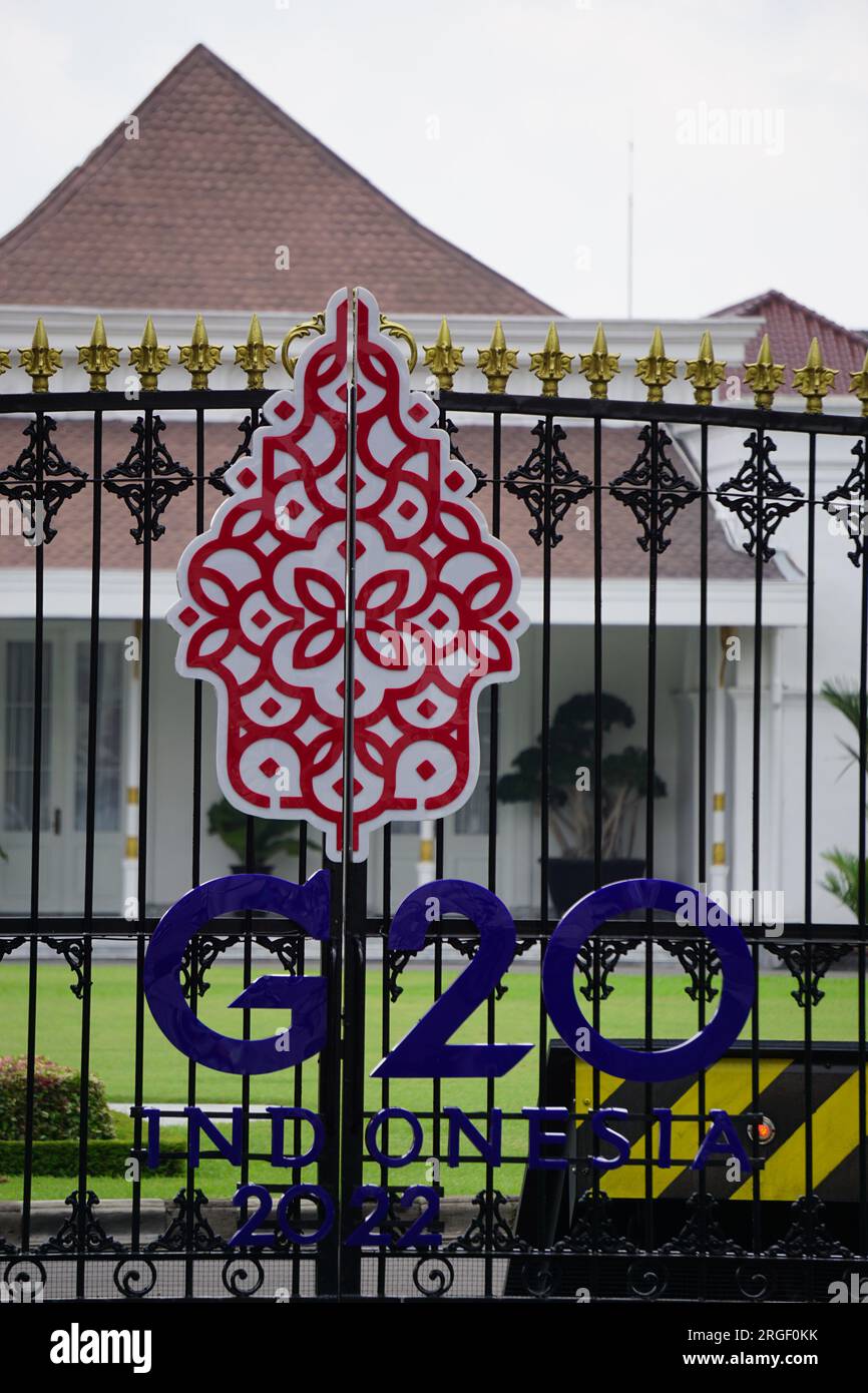 G20 Symbol on iron fence Stock Photo - Alamy