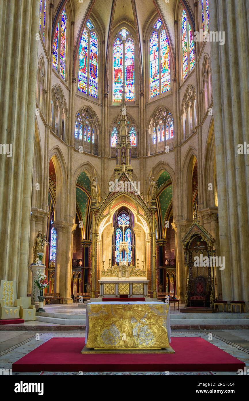 Bayonne, France; 06. June 2023: Interior of the magnificent gothic Cathedral of Saint Mary Stock Photo