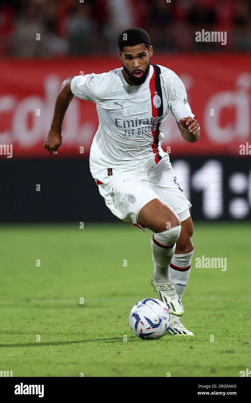 Ruben Loftus-Cheek of Ac Milan controls the ball during the Silvio ...