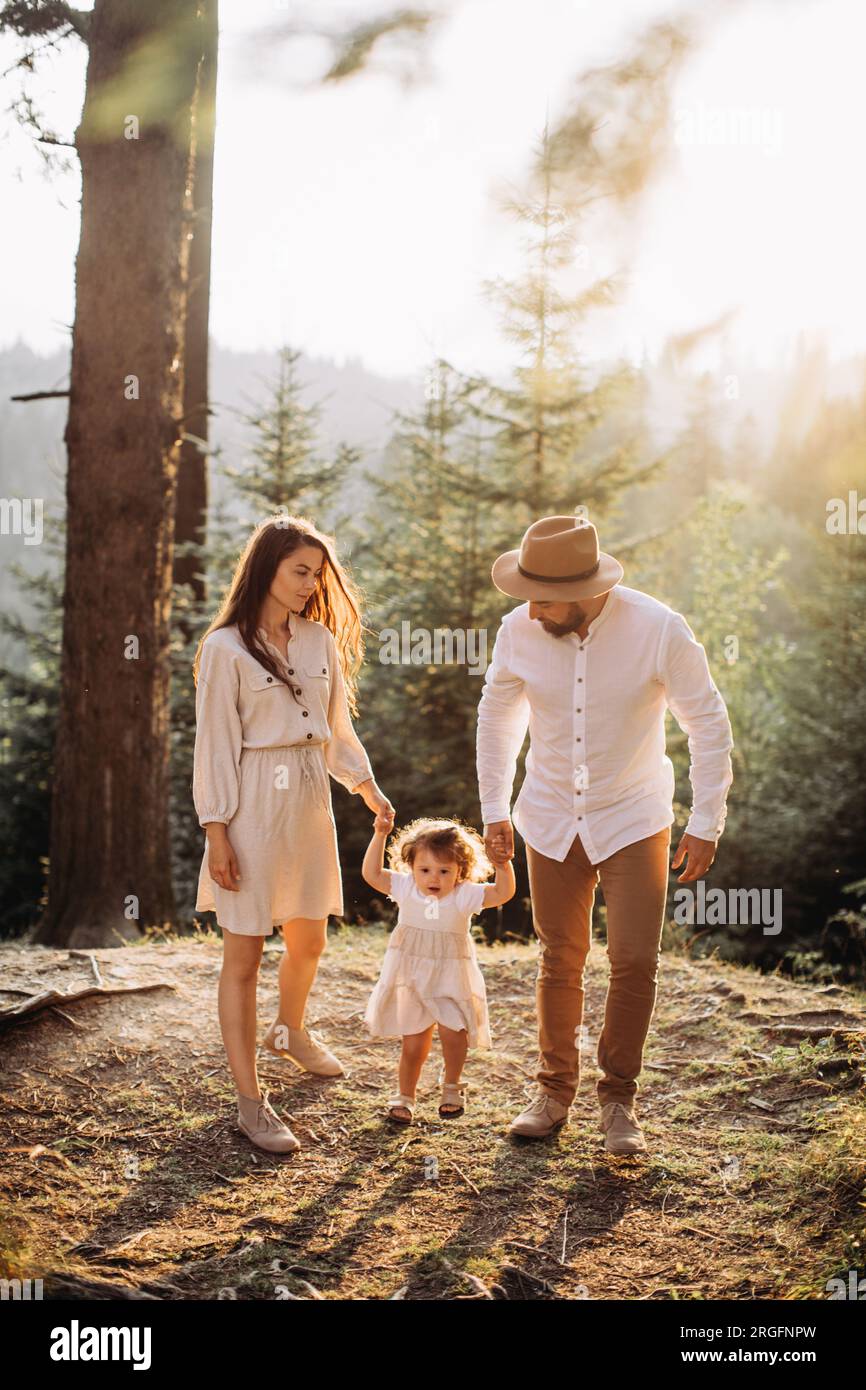 Young family sightseeing hi-res stock photography and images - Alamy