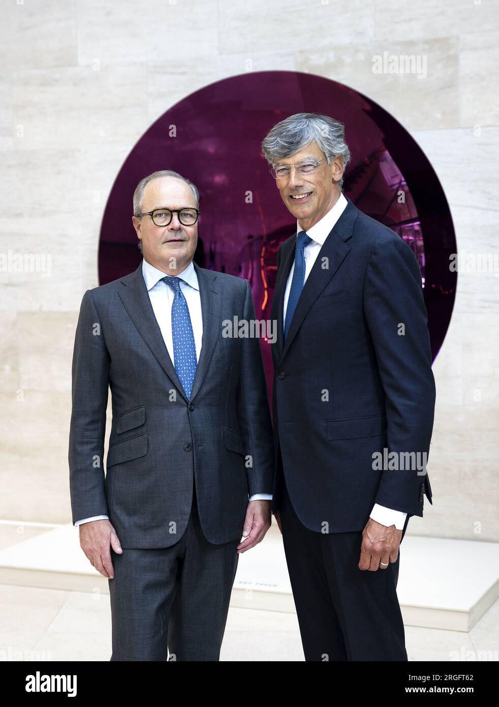AMSTERDAM - Portrait of CEO Robert Swaak (R) and CFO Ferdinand Vaandrager (L) of ABN AMRO after the explanation of the results for the second quarter. ANP RAMON VAN FLYMEN netherlands out - belgium out Stock Photo