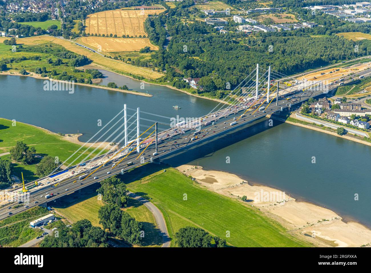 Luftbild, Rheinbrücke Neuenkamp Baustelle,  Autobahn A40, Kaßlerfeld, Duisburg, Ruhrgebiet, Nordrhein-Westfalen, Deutschland Stock Photo
