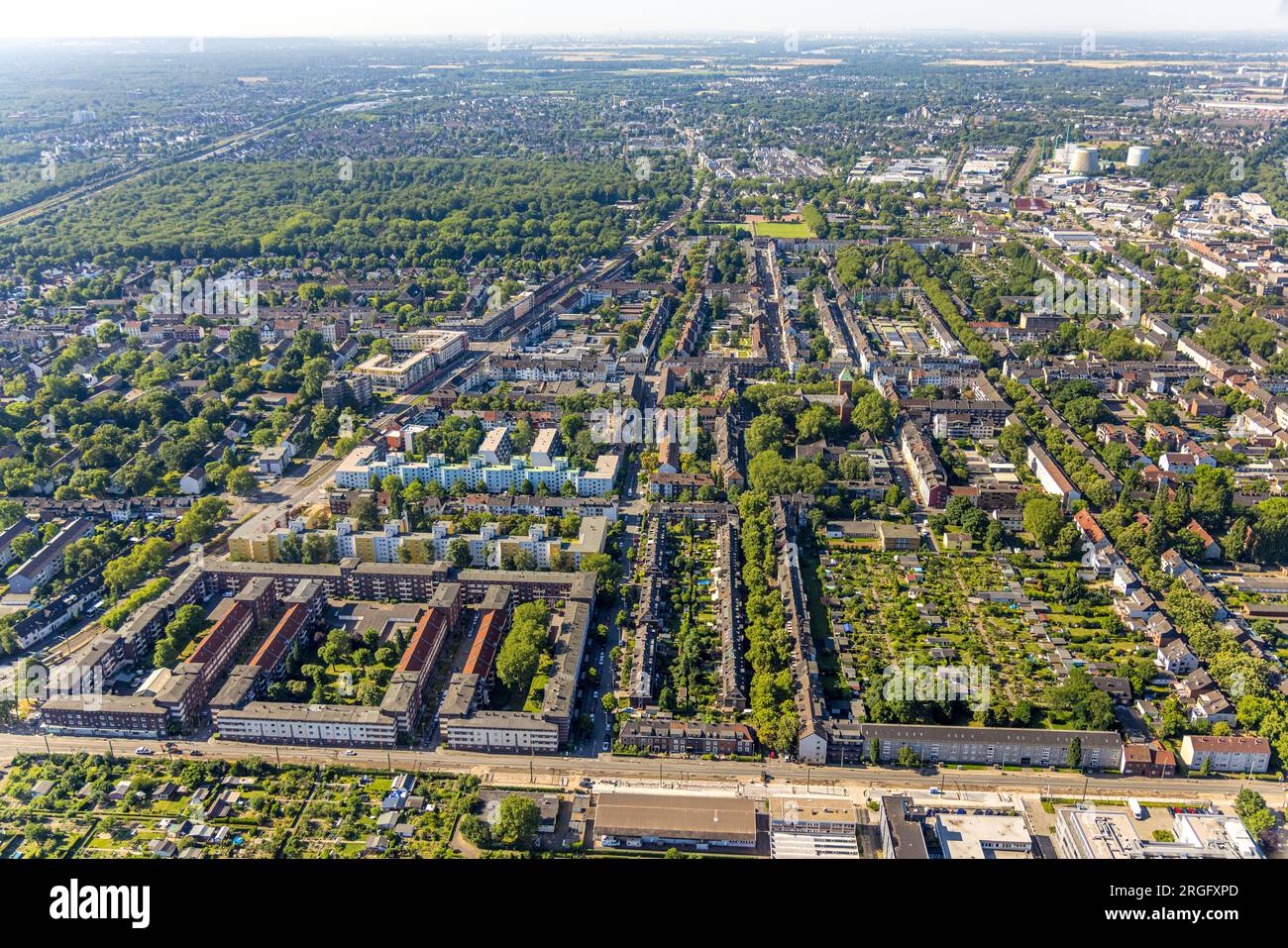 Luftbild, Wohngebiet Nikolaistraße und KGV Feldmark, Wanheimerort, Duisburg, Ruhrgebiet, Nordrhein-Westfalen, Deutschland Stock Photo