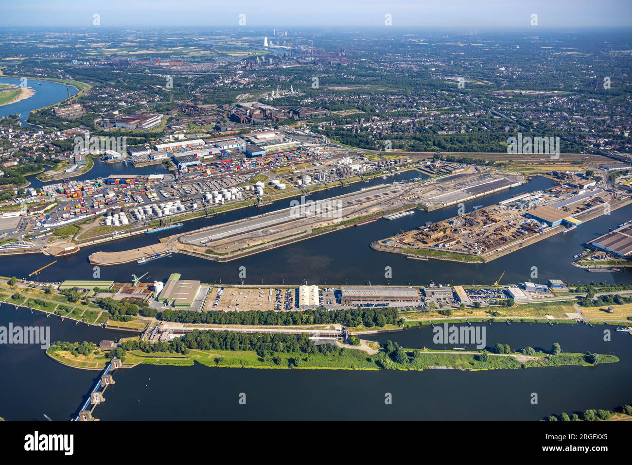 Luftbild, Duisburger Hafen, Ölinsel, Kohleninsel, Schrottinsel, Ruhrort, Duisburg, Ruhrgebiet, Nordrhein-Westfalen, Deutschland Stock Photo