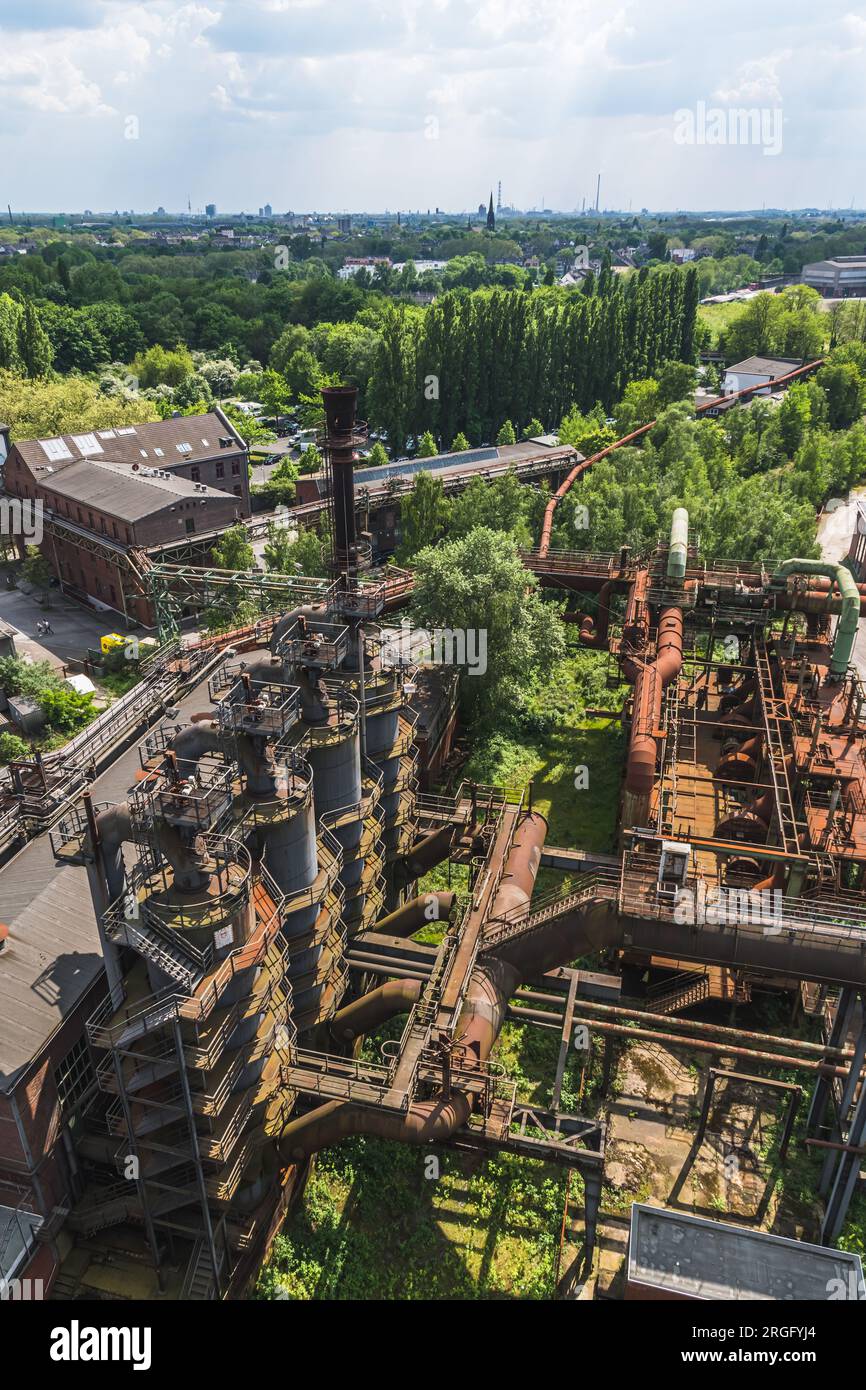 View of the abandoned coal and steel production plant and the park in Landschaftspark Duisburg-Nord. The British newspaper The Guardian ranks the Park Stock Photo