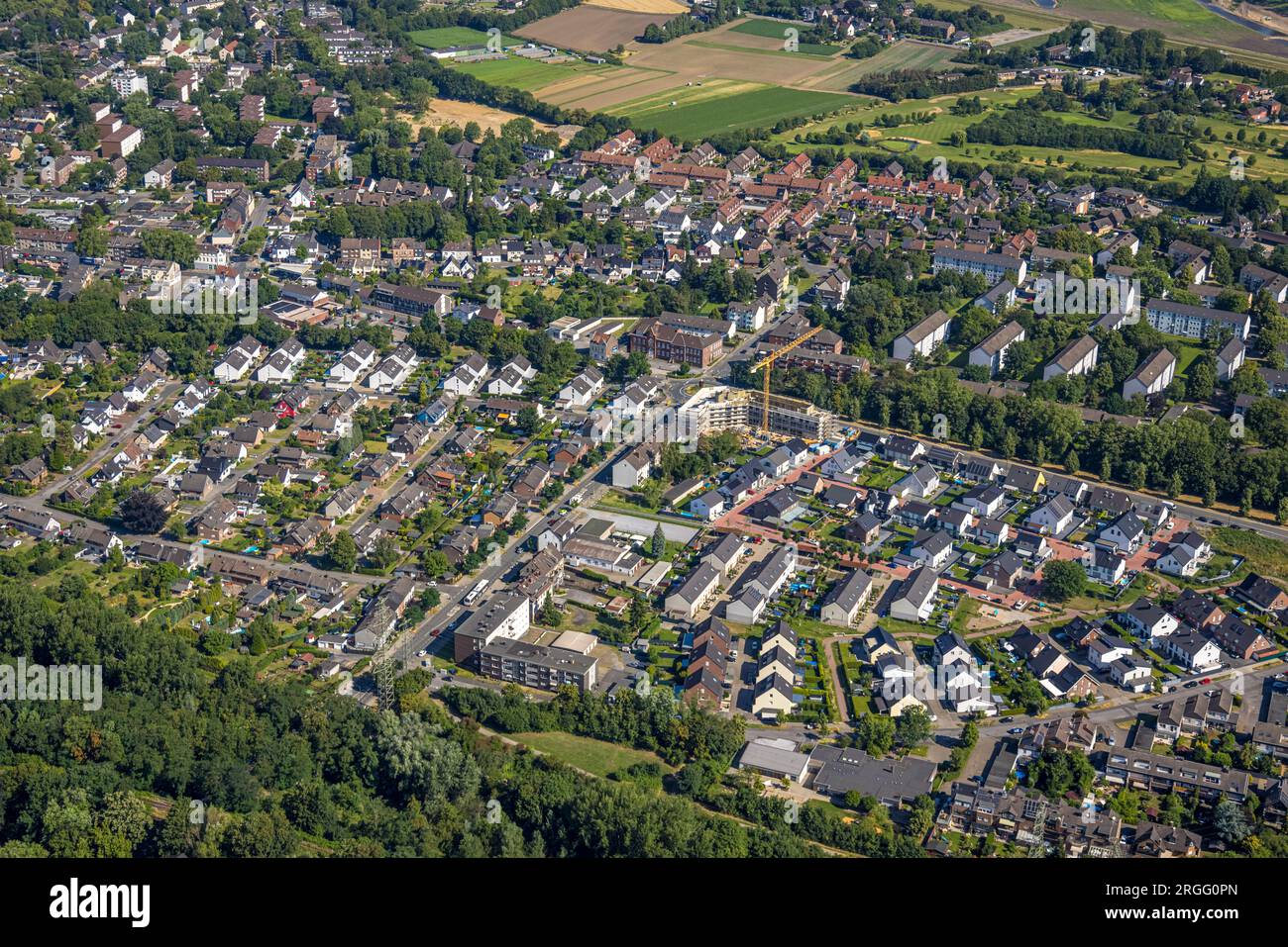 Luftbild, Baustelle mit Neubau Gesundheitszentrum Vitalum Kaiser-Friedrich-Straße Ecke Holtener Straße, Röttgersbach, Duisburg, Ruhrgebiet, Nordrhein- Stock Photo