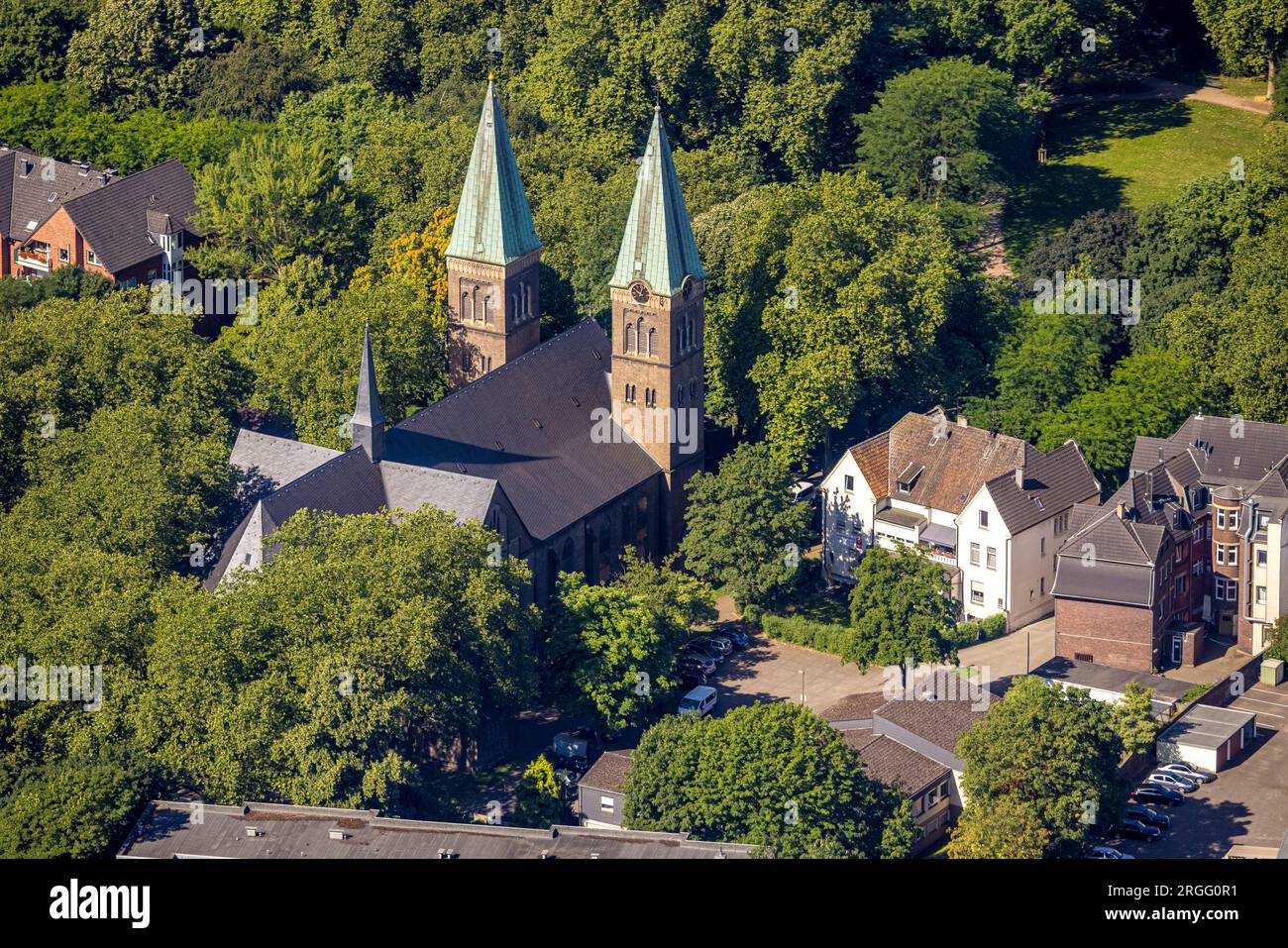 Luftbild, Kath. Kirche Herz Jesu, Neumühl, Duisburg, Ruhrgebiet, Nordrhein-Westfalen, Deutschland Stock Photo