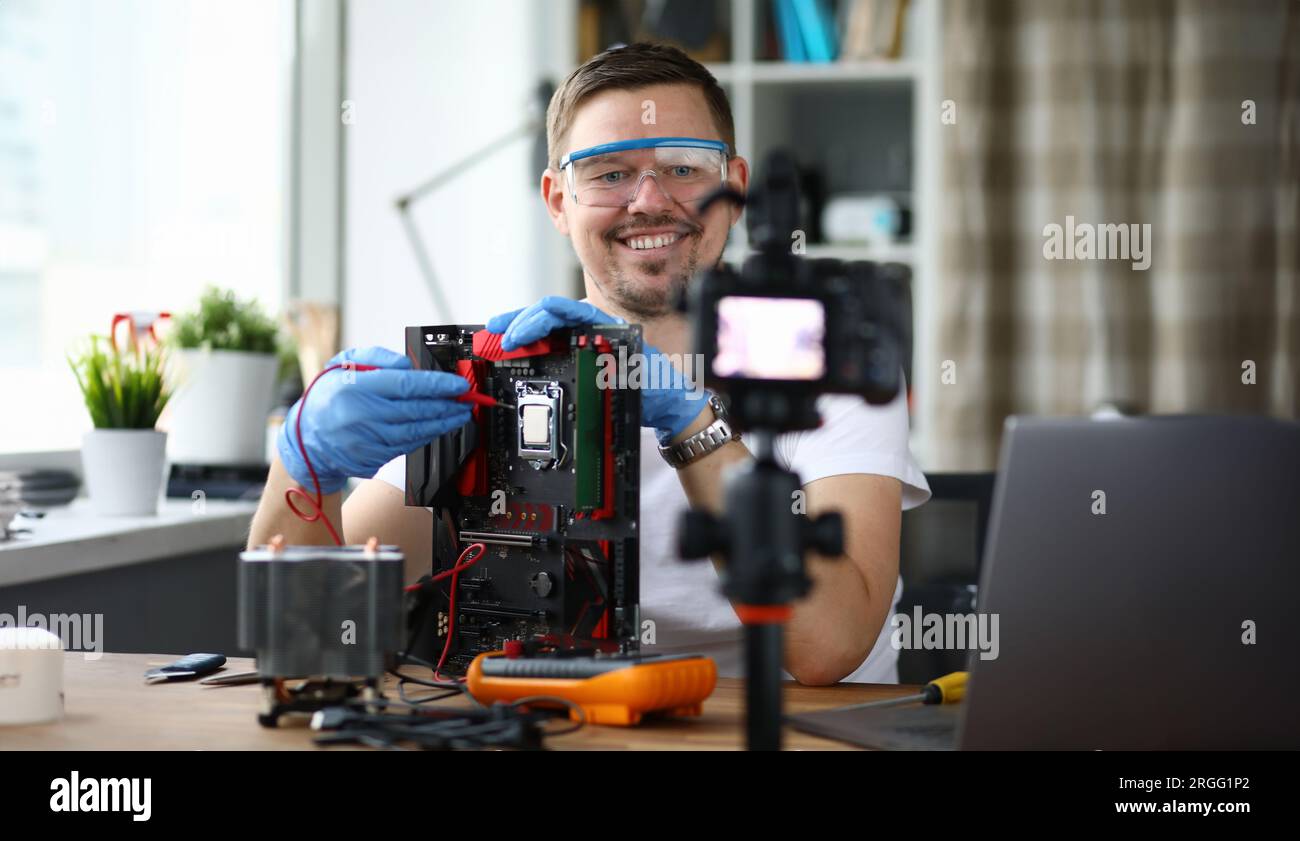 Online master class hi-res stock photography and images - Alamy