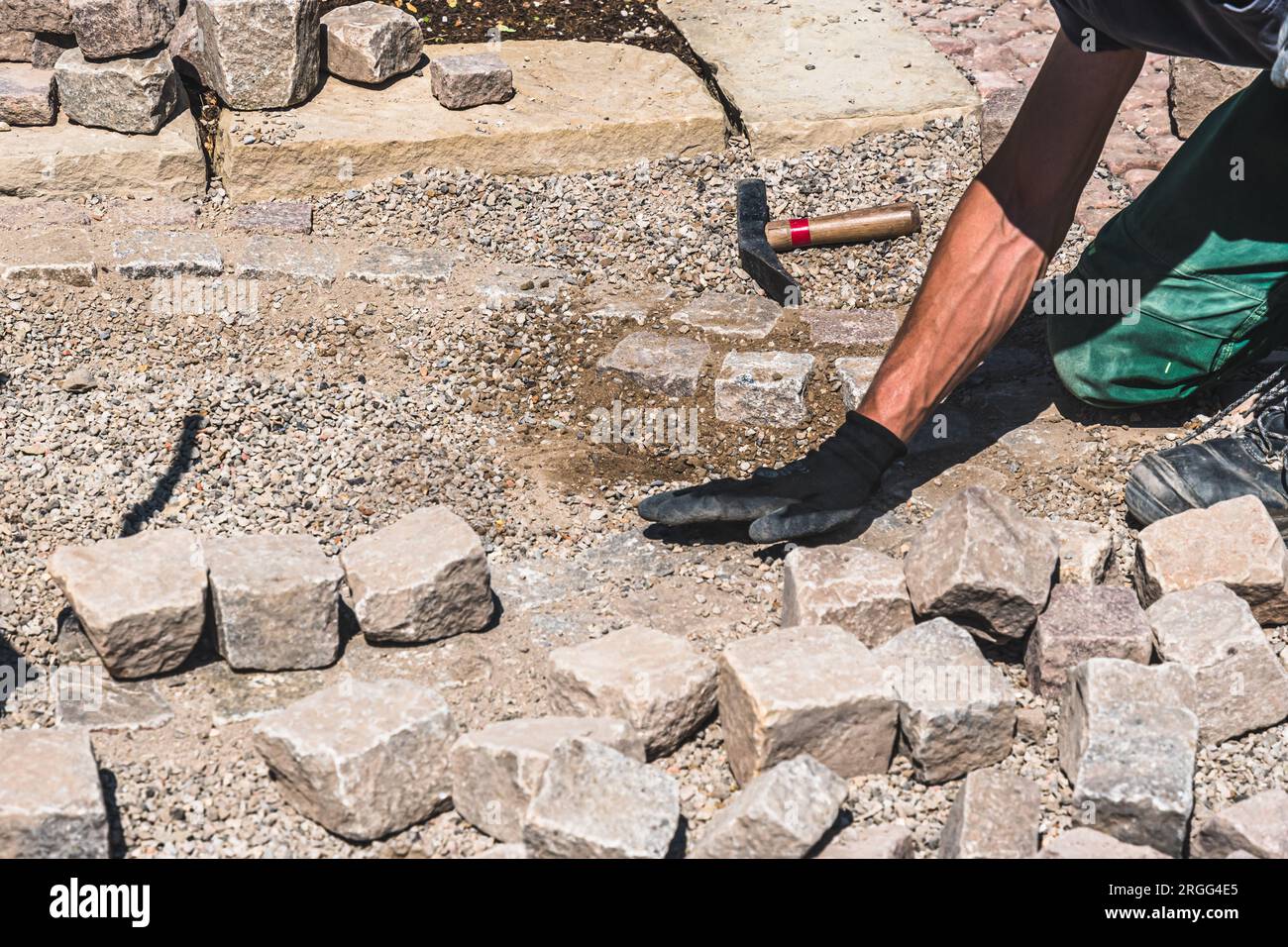 Paving garden work hi-res stock photography and images - Alamy