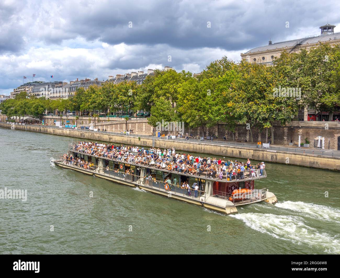 Jeanne moreau boat hires stock photography and images Alamy