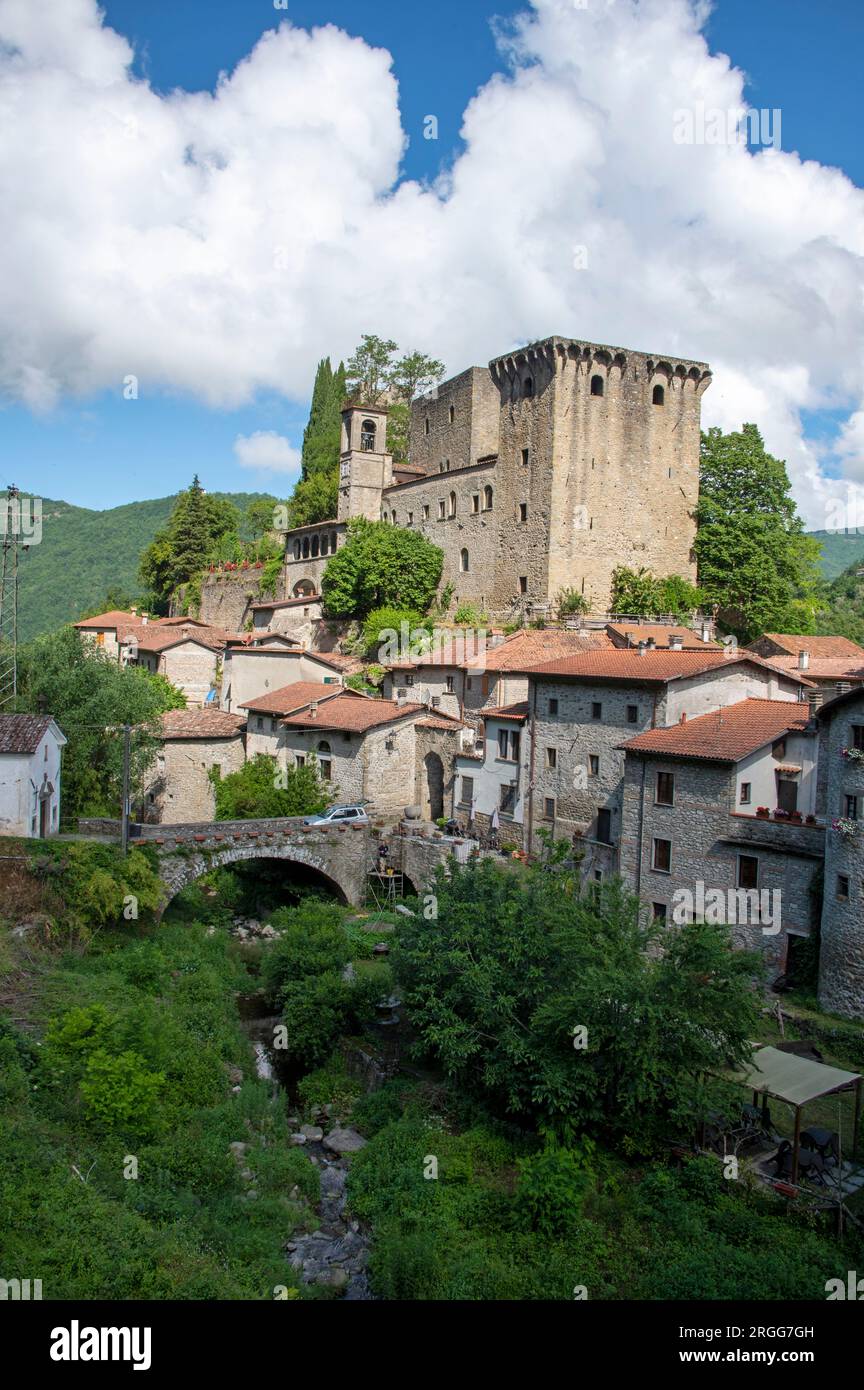 Castello della Verrucola (Verrucola castle) first documented in 1044, is a couple of kilometres away from the medieval town of Fivizzano in the  mount Stock Photo