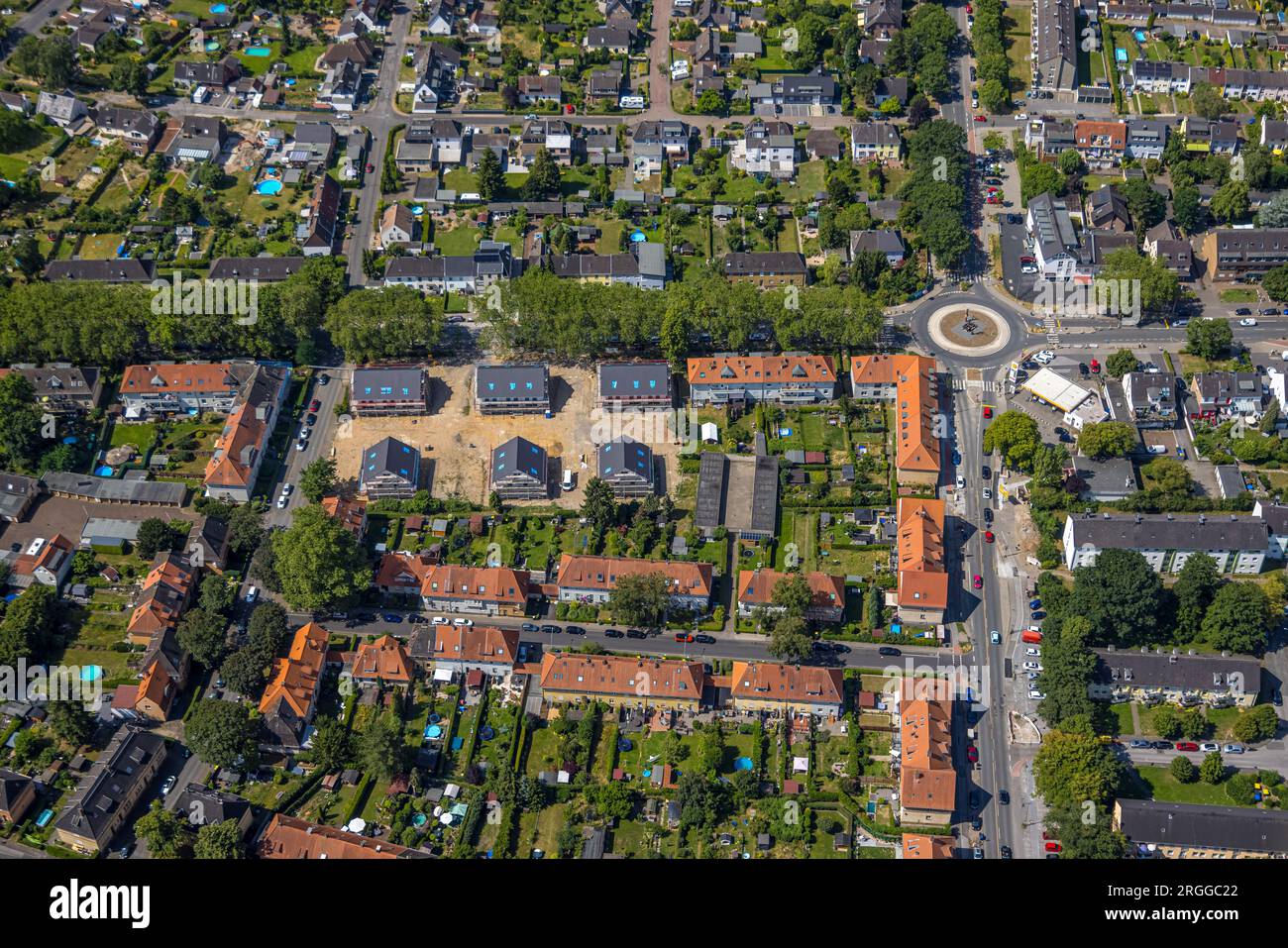 Aerial view, housing estate at the traffic circle Wedauer Straße and ...