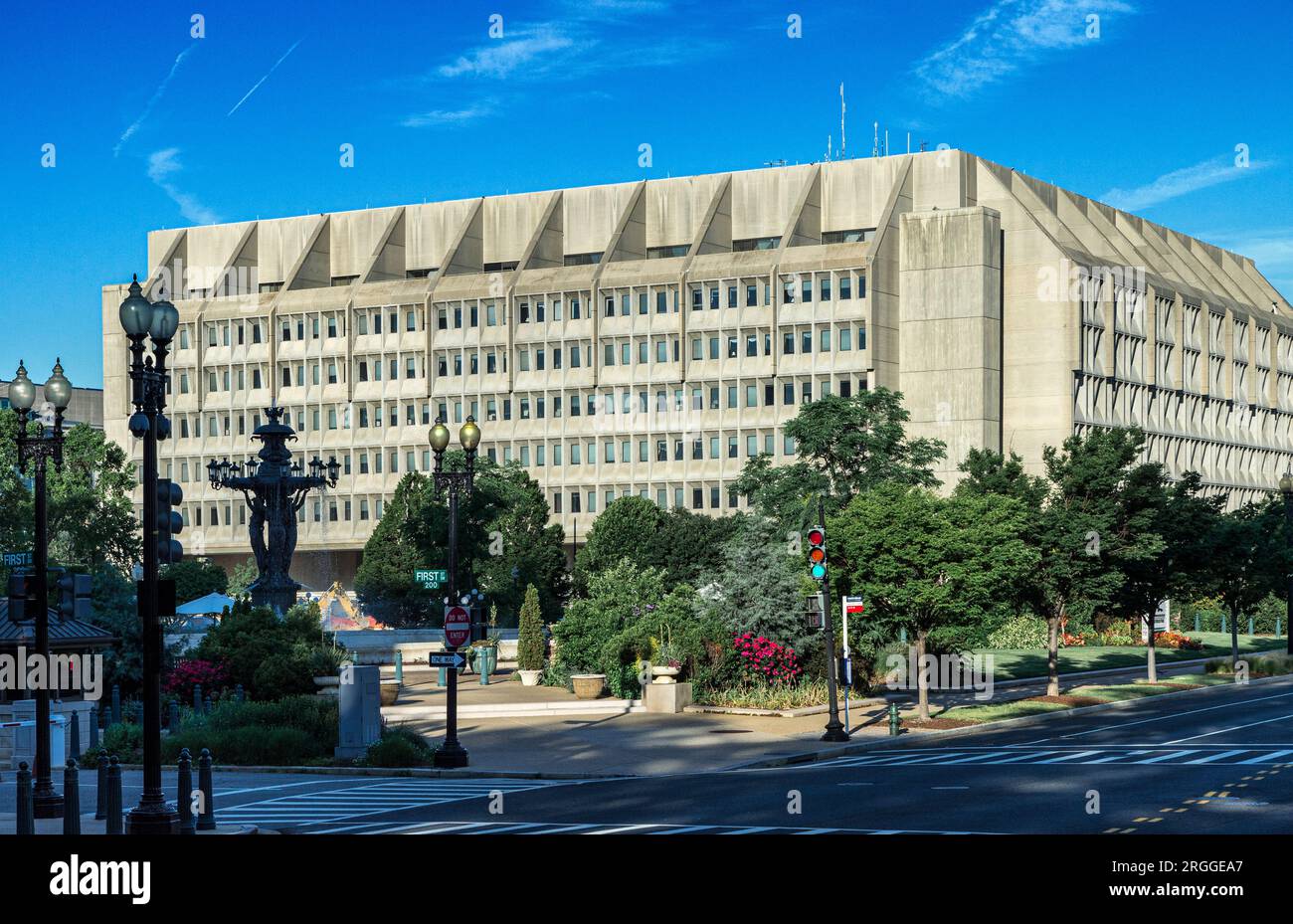 Hubert H. Humphrey Building, home of U.S. Department of Health and Human Services Stock Photo