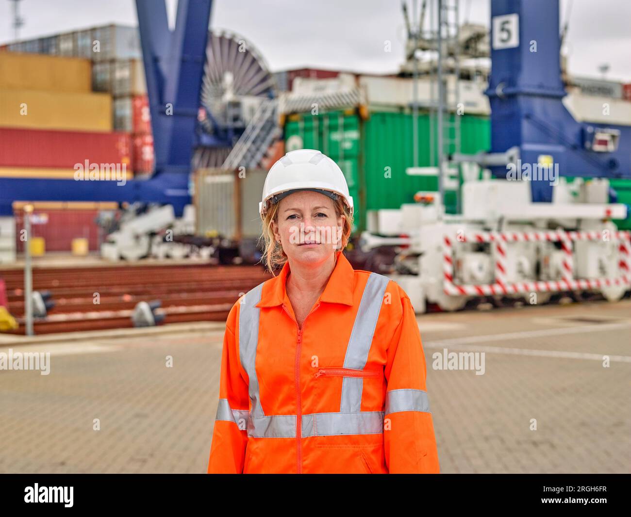 Dock worker at Port of Felixstowe, England Stock Photo Alamy